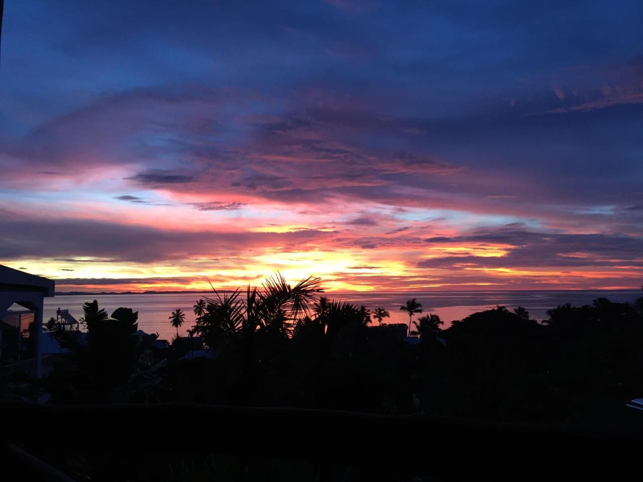 Coucher De Soleil Ambatoloaka  Exterior photo